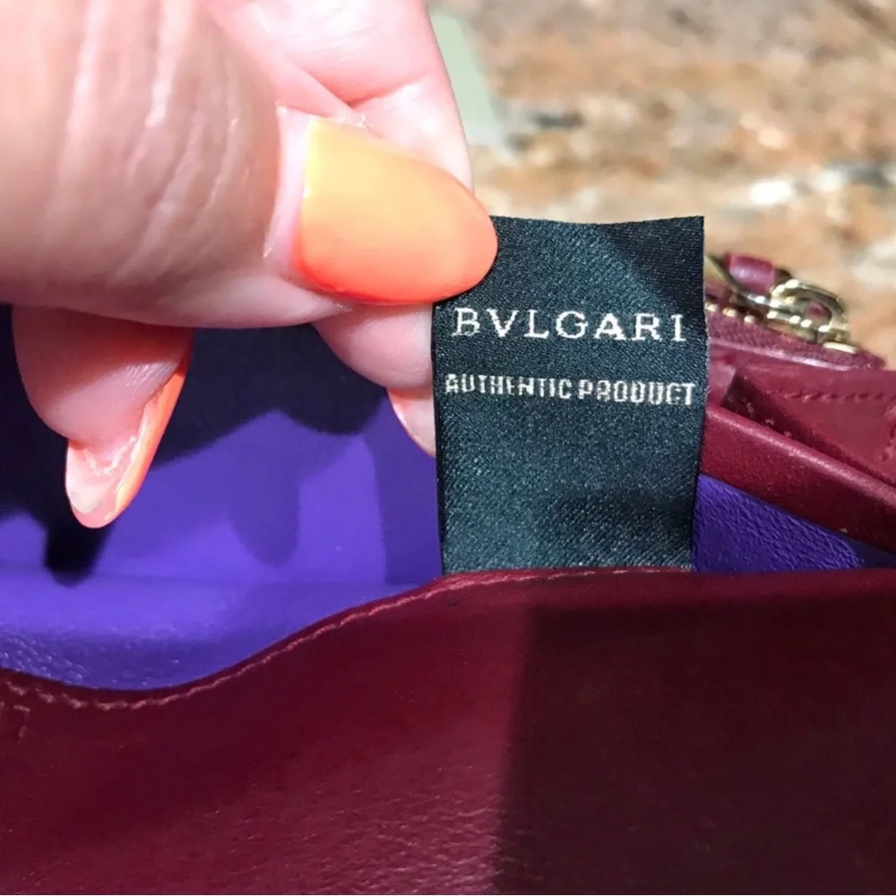 BVLGari Burgundy Large Wallet 🎀 Certificate of Authenticity 🎀 - Picture 3 of 9
